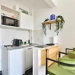 Studio Cosy A 1Min A Pied Du Metro Porte Des Lilas